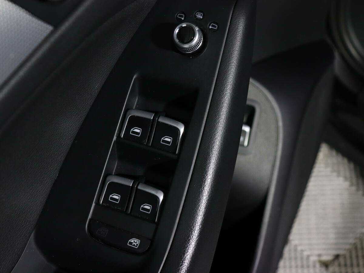 Б/У Ауди К5 2013 года. Фото: #15