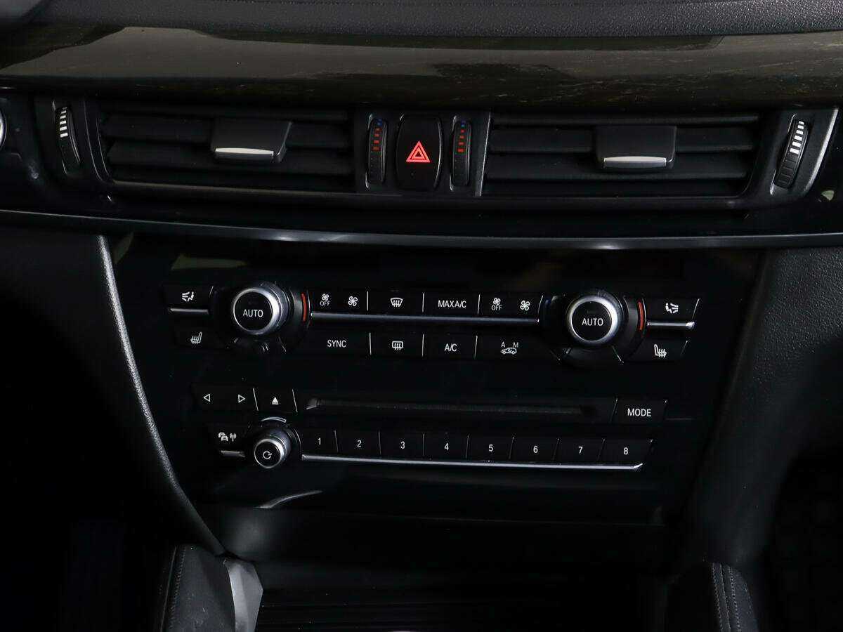 Б/У БМВ Икс6 2015 года. Фото: #13