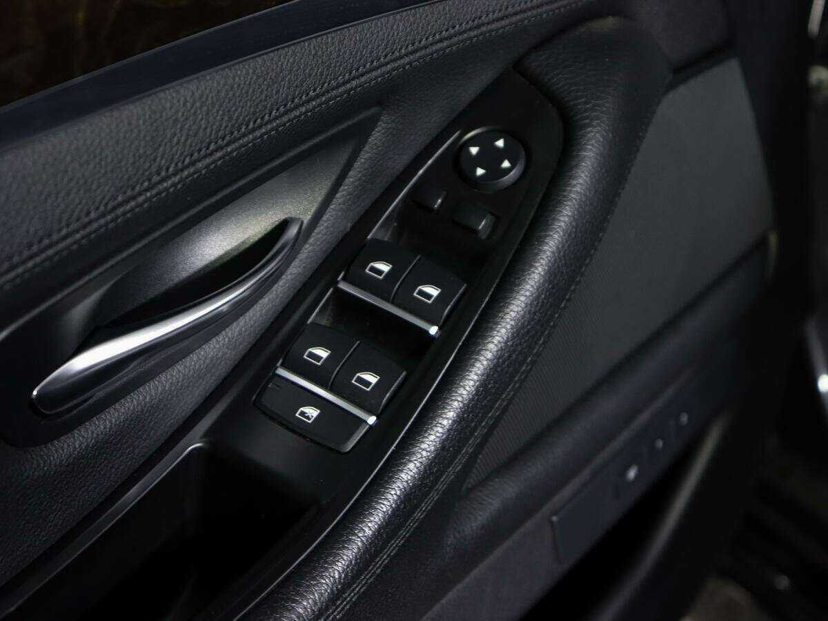 Б/У БМВ 5 серии 2015 года. Фото: #12