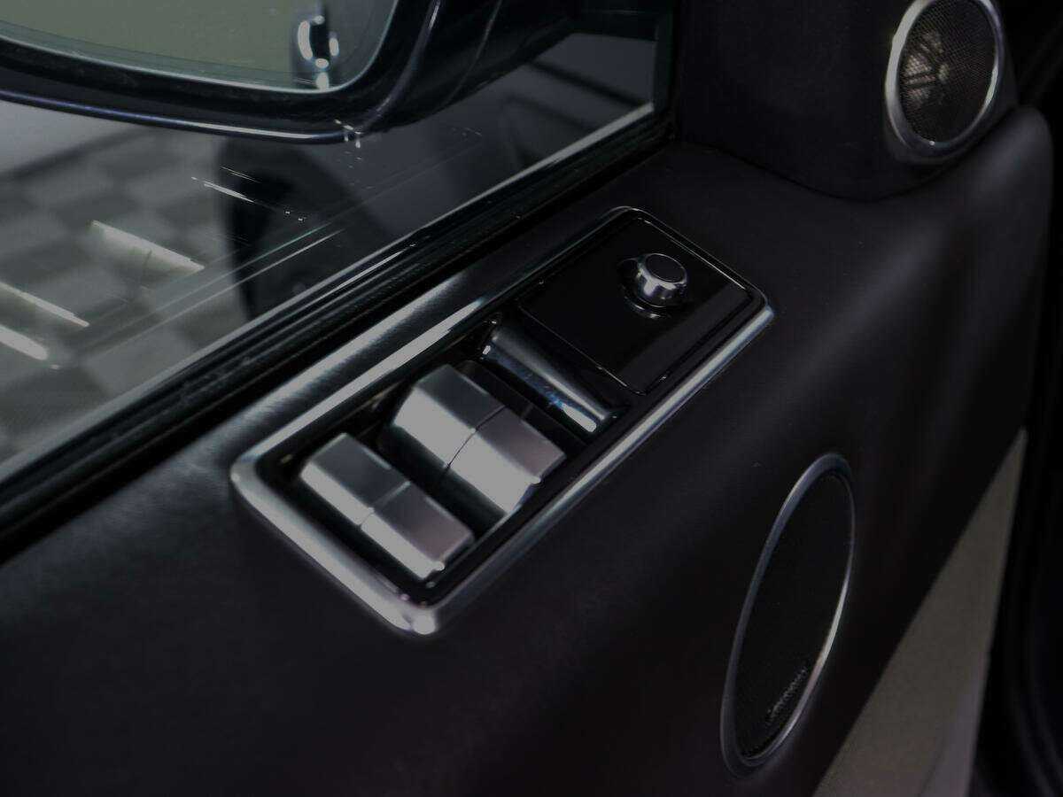 Б/У Лэнд Ровер Рэнж Ровер Спорт 2018 года. Фото: #13