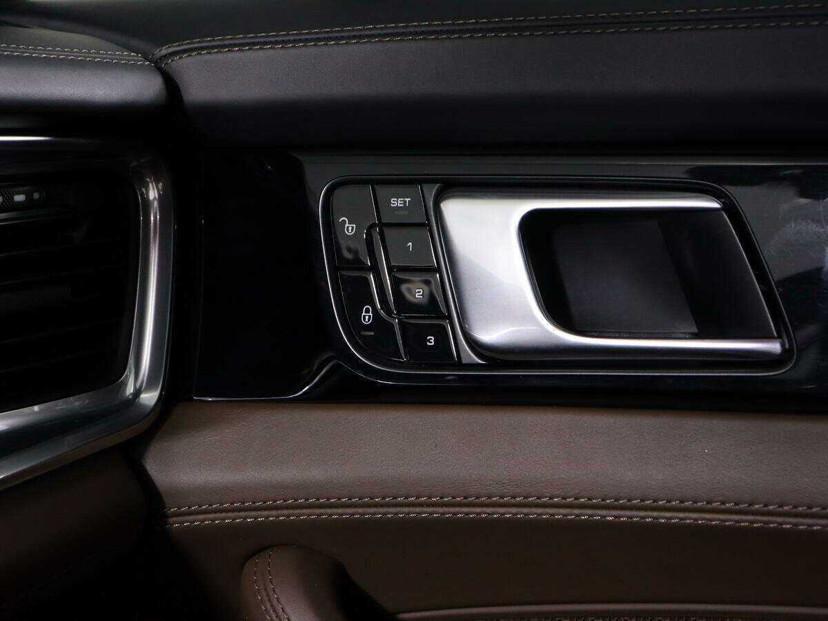 Б/У Порш Панамера 2016 года. Фото: #15