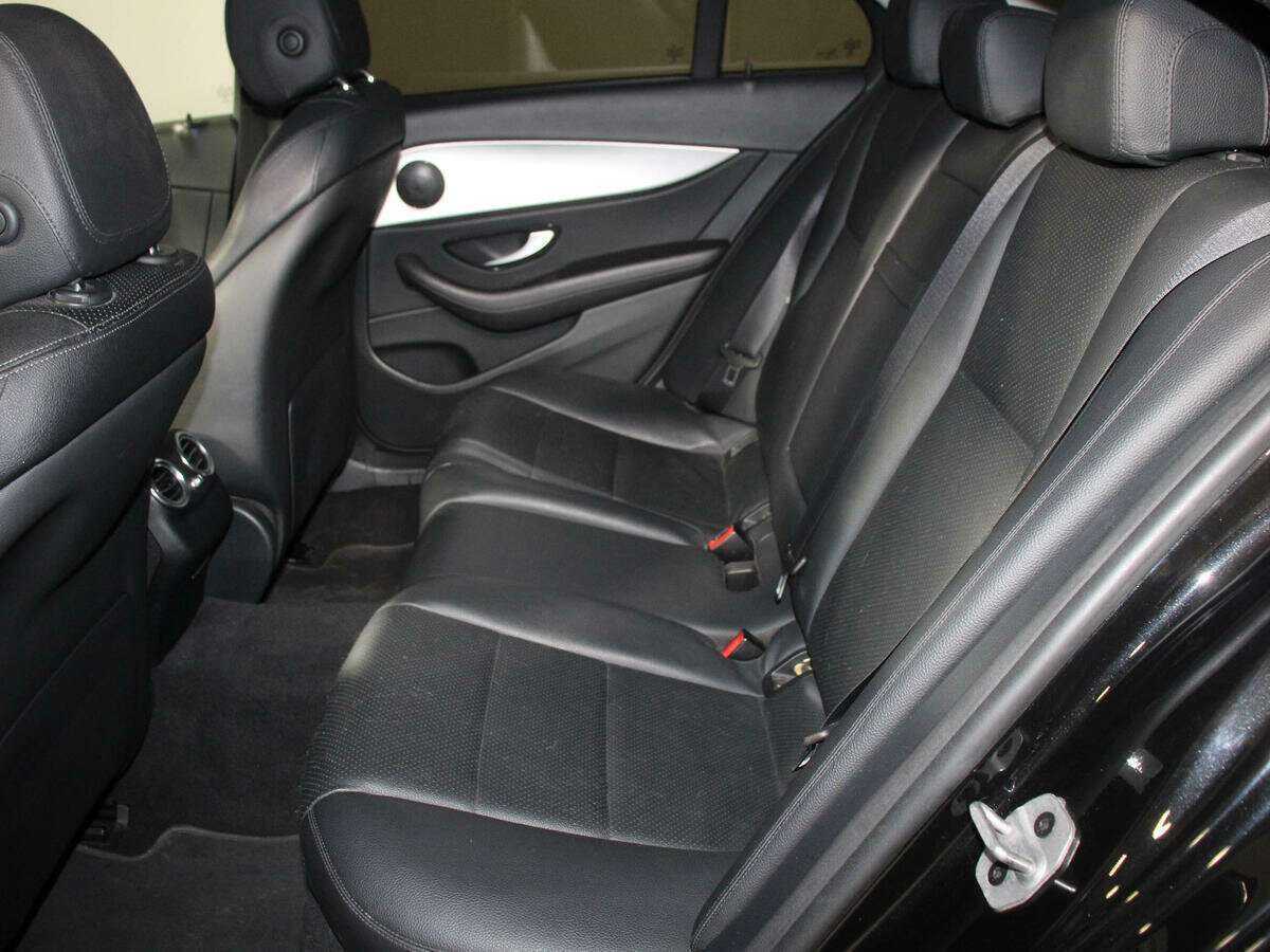 Б/У Мерседес-Бенц Е-Класс 2020 года. Фото: #7