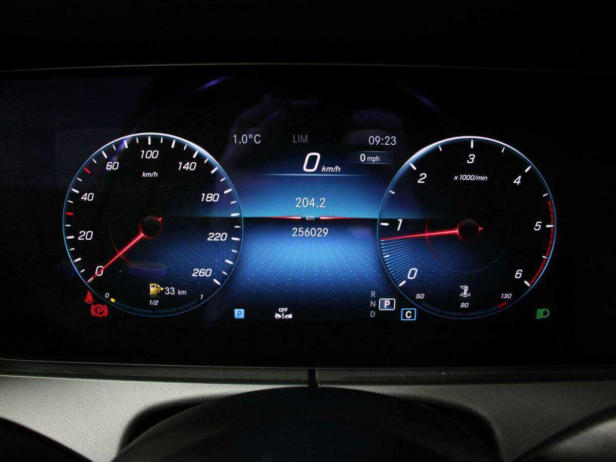 Б/У Мерседес-Бенц Е-Класс 2020 года. Фото: #8