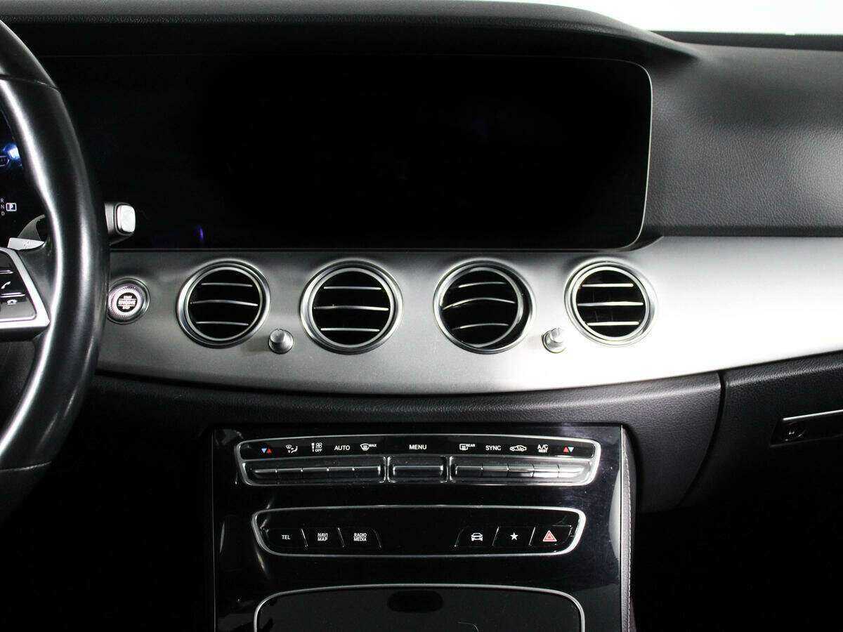 Б/У Мерседес-Бенц Е-Класс 2020 года. Фото: #10