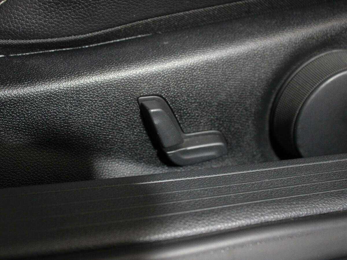 Б/У Мерседес-Бенц Е-Класс 2013 года. Фото: #13