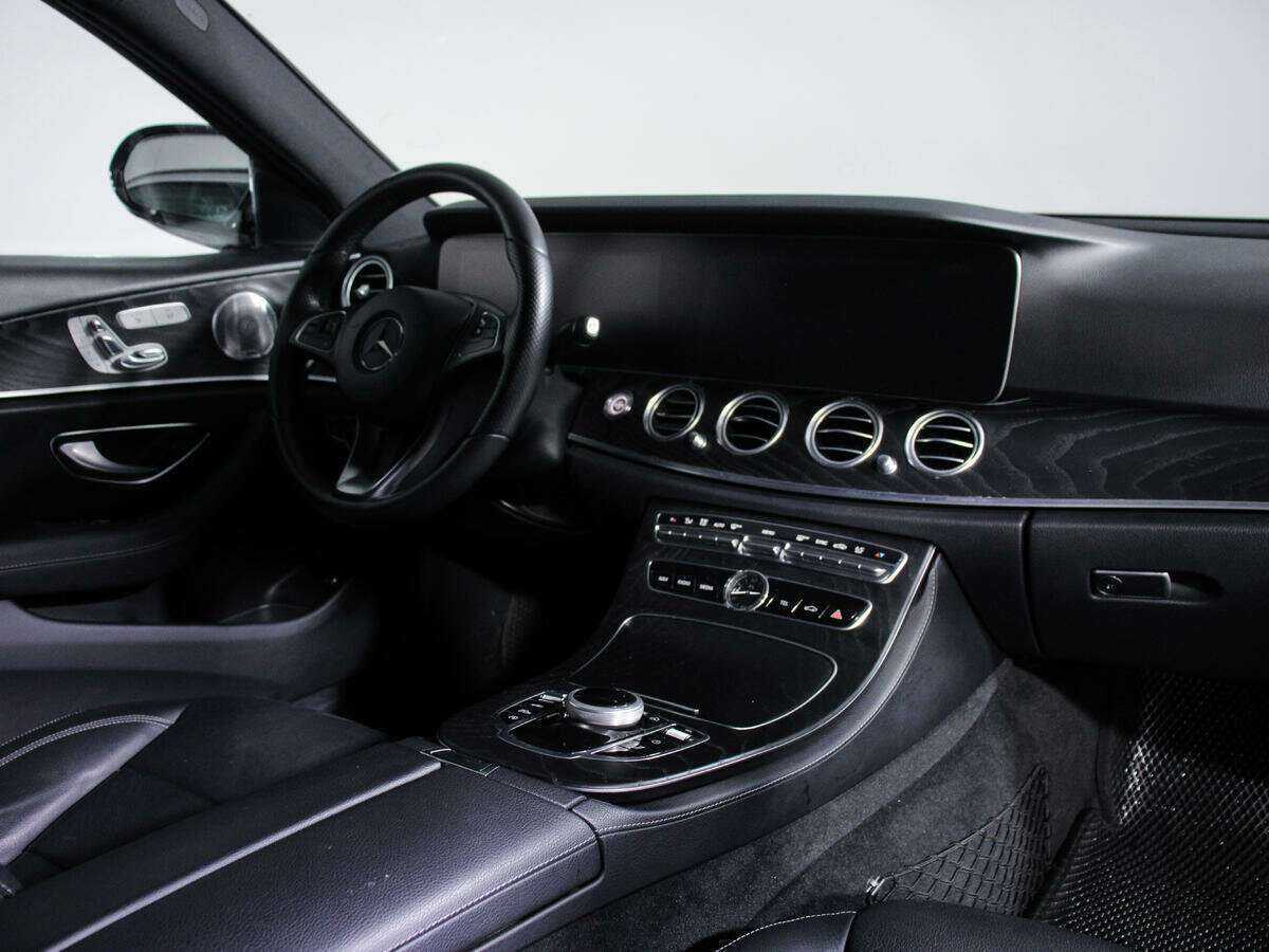 Б/У Мерседес-Бенц Е-Класс 2017 года. Фото: #6