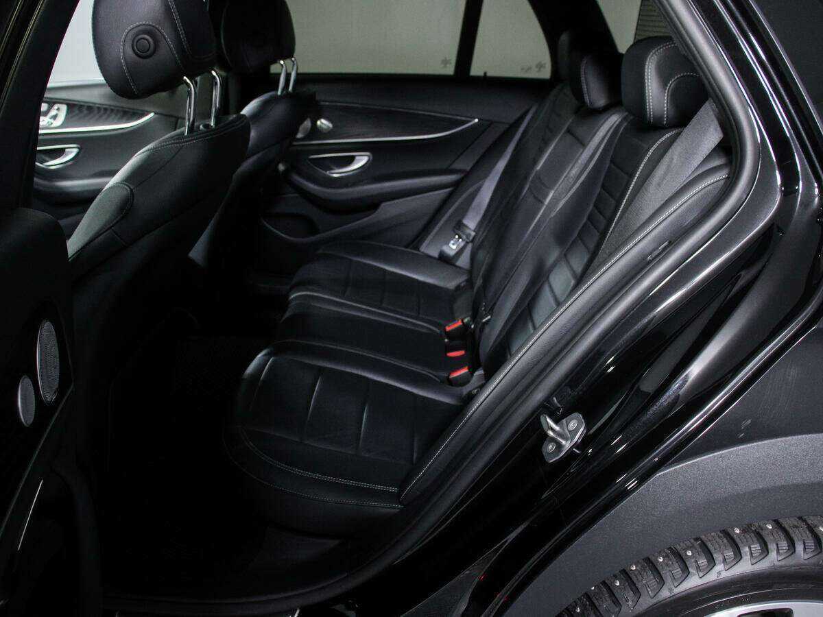 Б/У Мерседес-Бенц Е-Класс 2017 года. Фото: #7