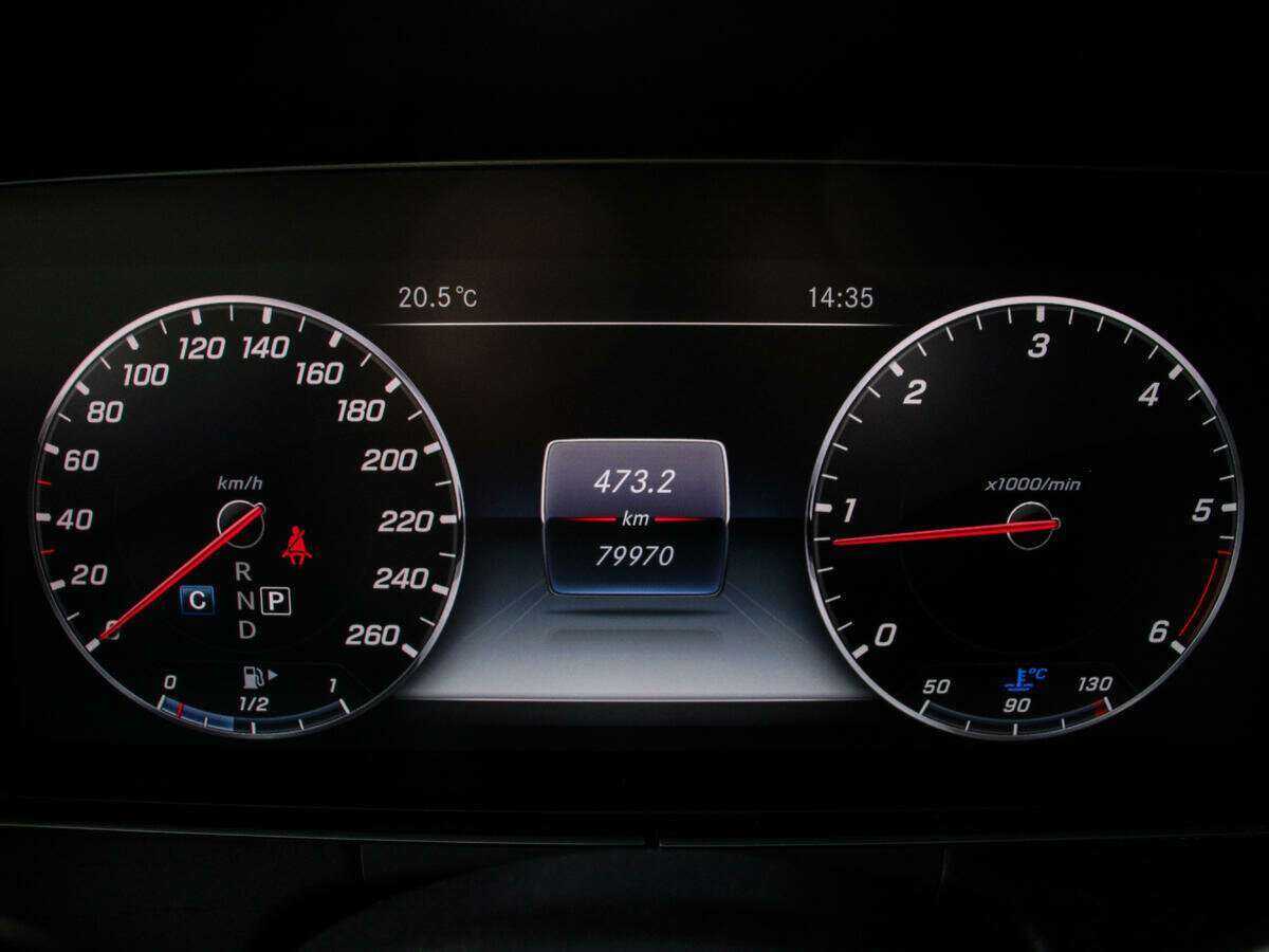 Б/У Мерседес-Бенц Е-Класс 2017 года. Фото: #8