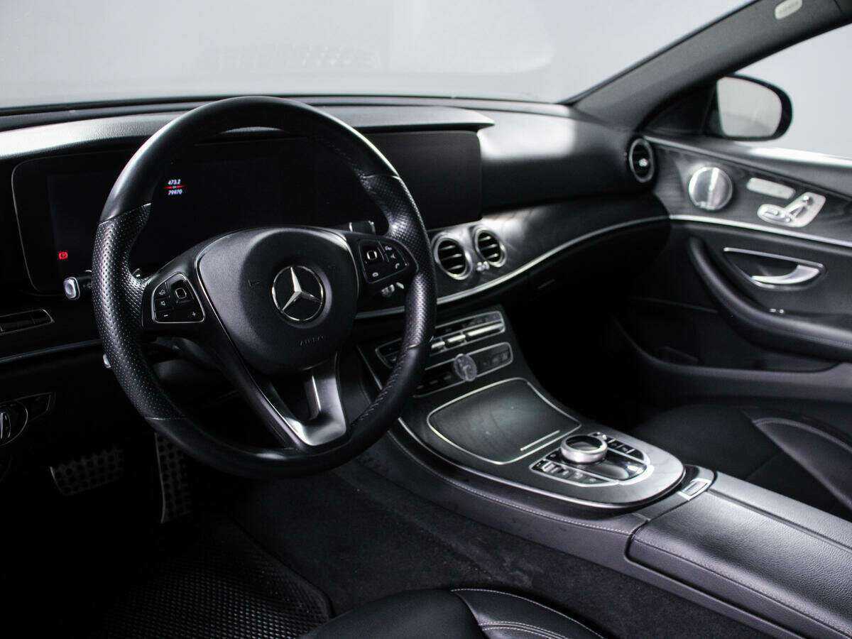 Б/У Мерседес-Бенц Е-Класс 2017 года. Фото: #11