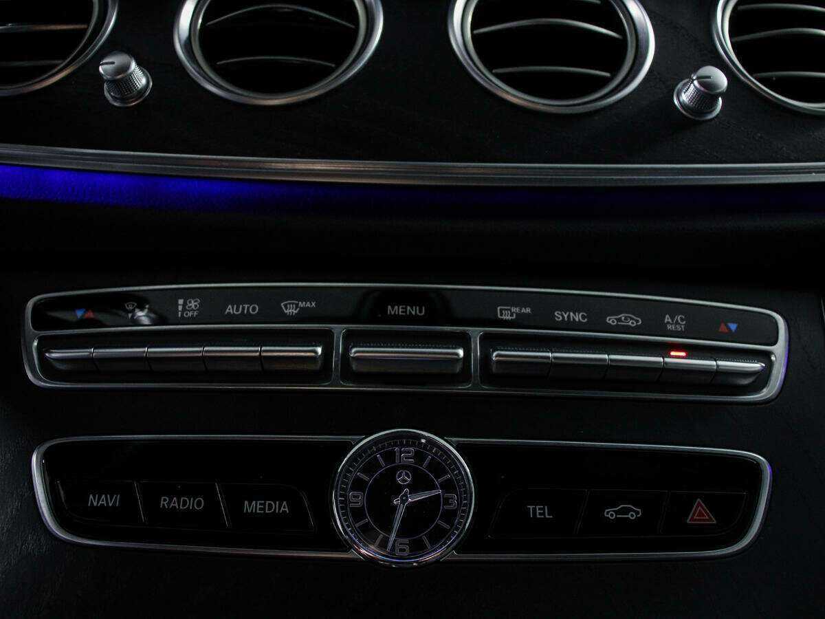 Б/У Мерседес-Бенц Е-Класс 2017 года. Фото: #15