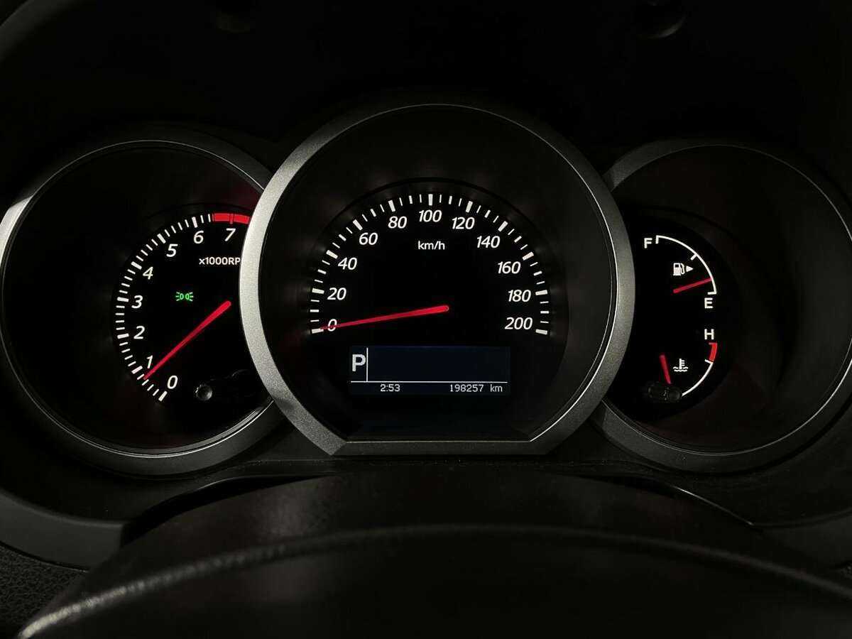 Б/У Сузуки Гранд Витара 2010 года. Фото: #9