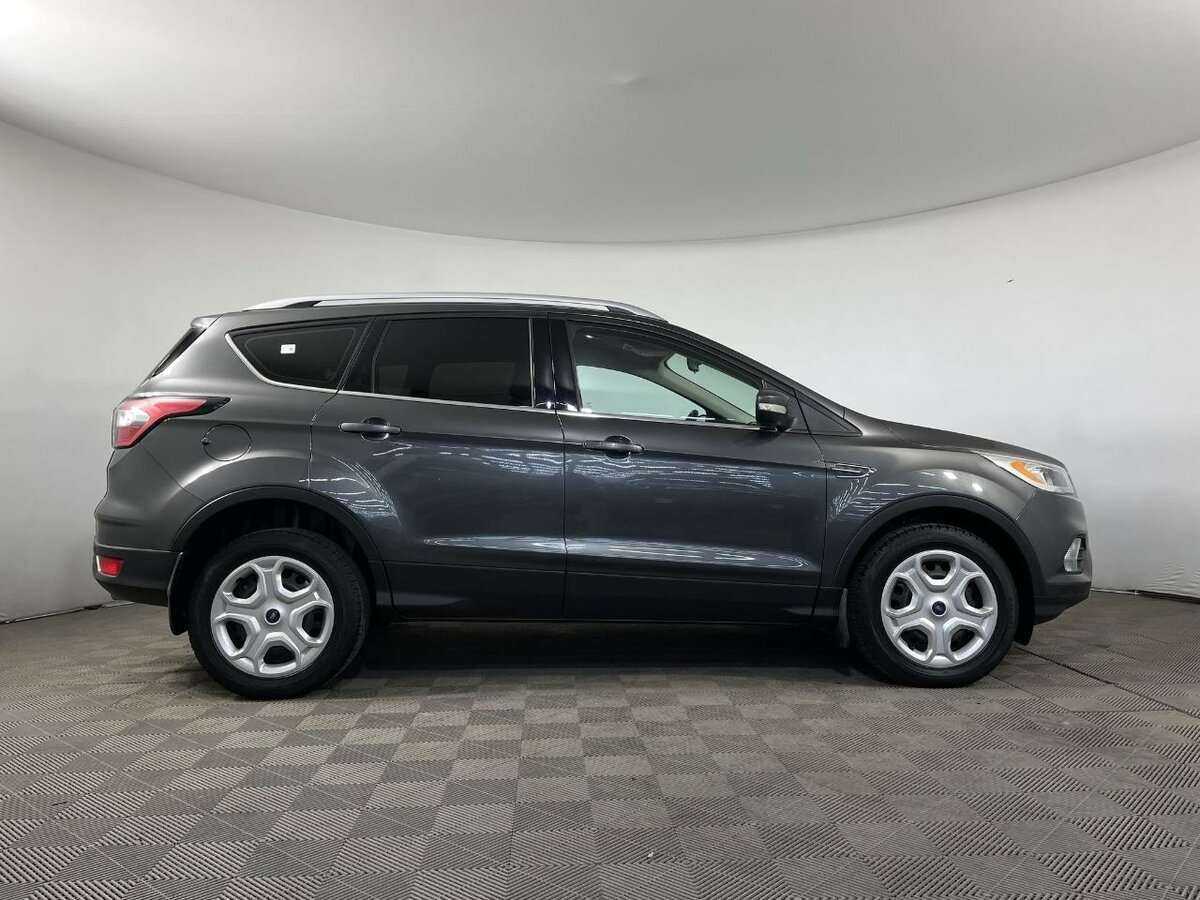 Б/У Форд Куга 2017 года. Фото: #3