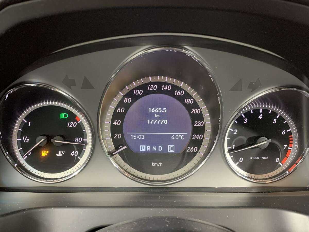 Б/У Мерседес-Бенц Ц-Класс 2010 года. Фото: #10