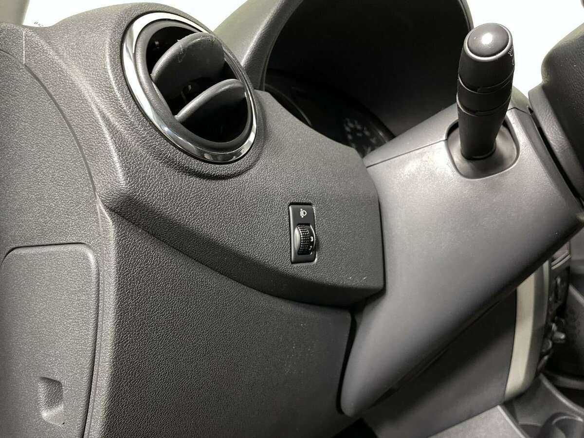 Б/У Ниссан Альмера 2013 года. Фото: #8