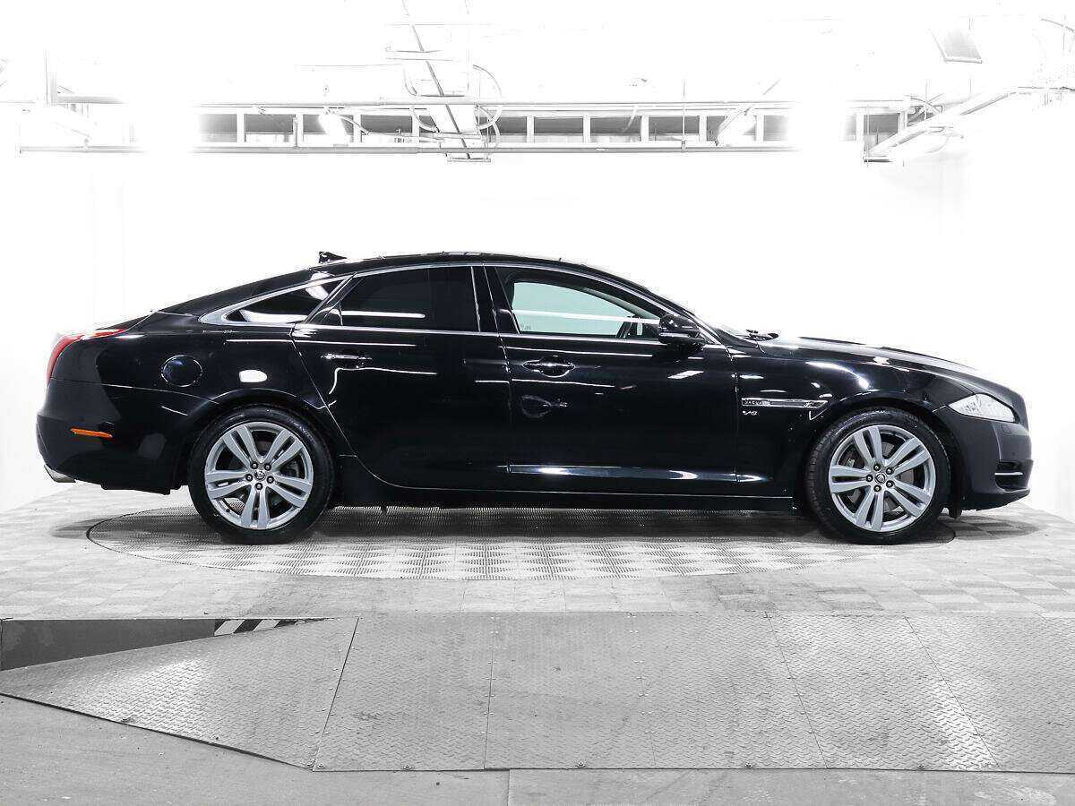 Б/У Ягуар ИксДжи 2013 года. Фото: #3