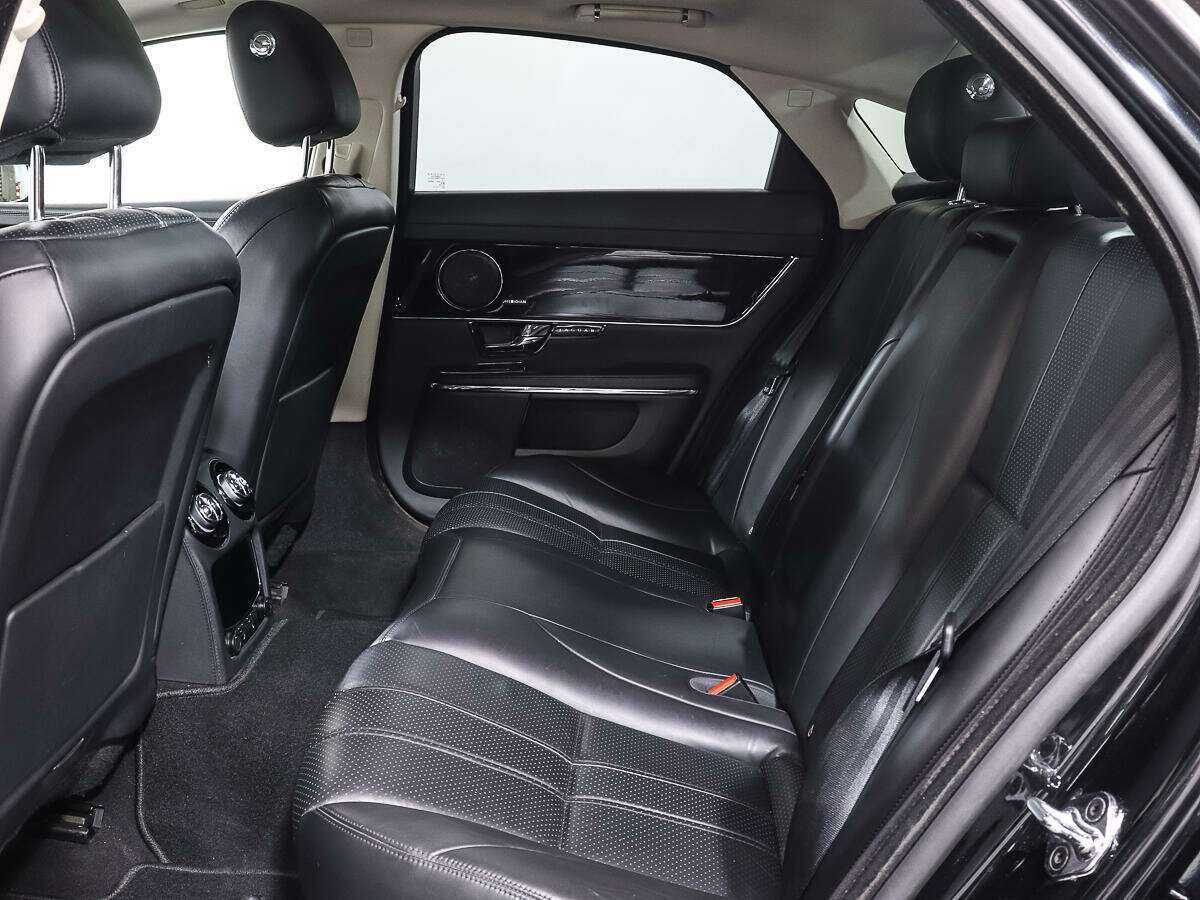 Б/У Ягуар ИксДжи 2013 года. Фото: #9