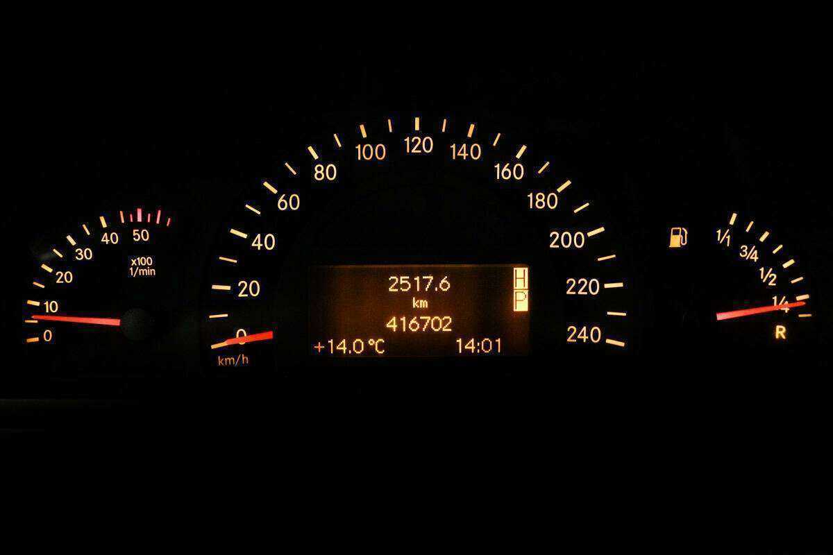 Б/У Мерседес-Бенц Джи-Класс 2002 года. Фото: #8