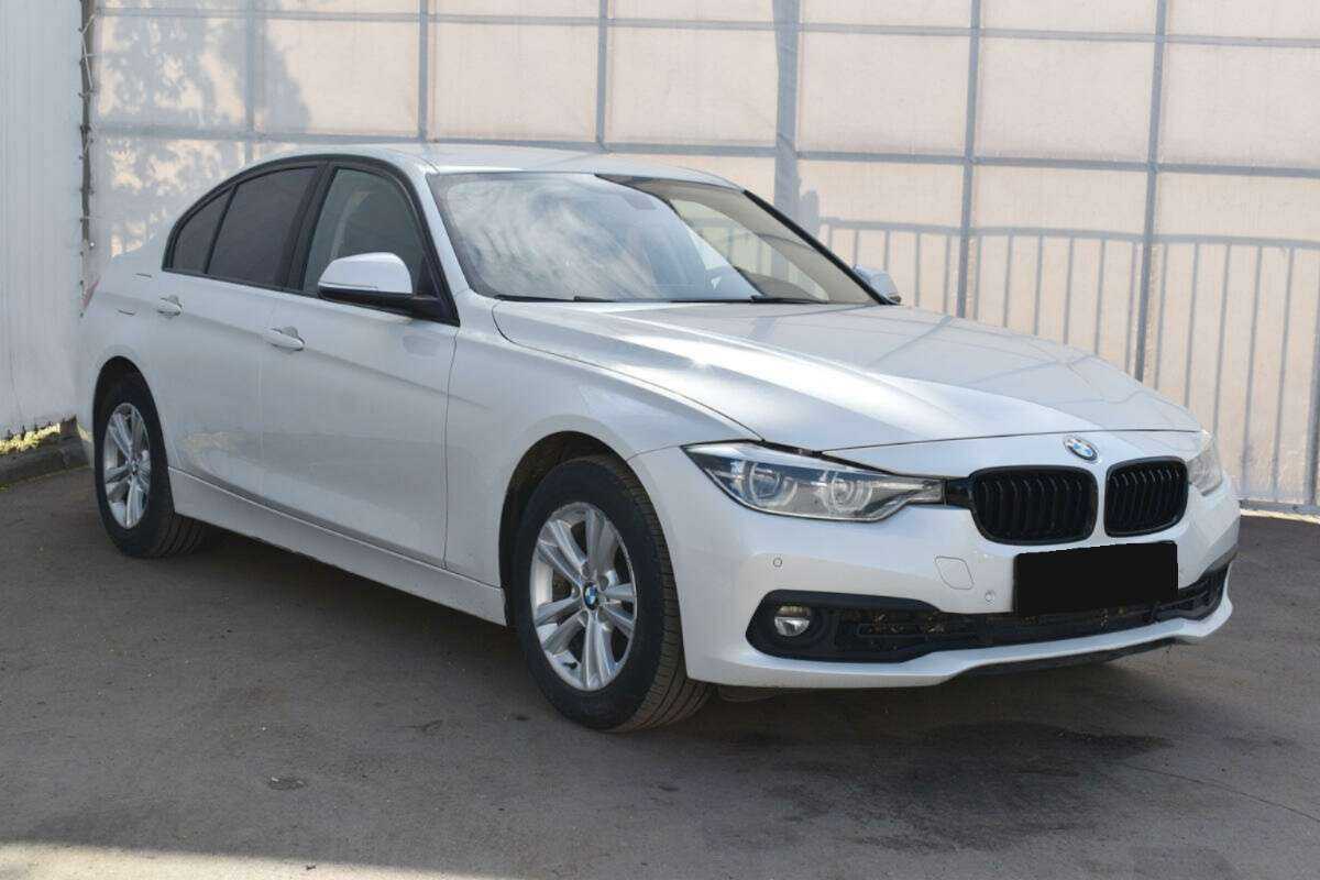 Б/У БМВ 3 серии 2018 года. Фото: #2