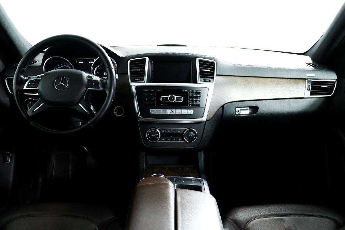 Б/У Мерседес-Бенц ГЛ-Класс 2015 года. Фото: #10