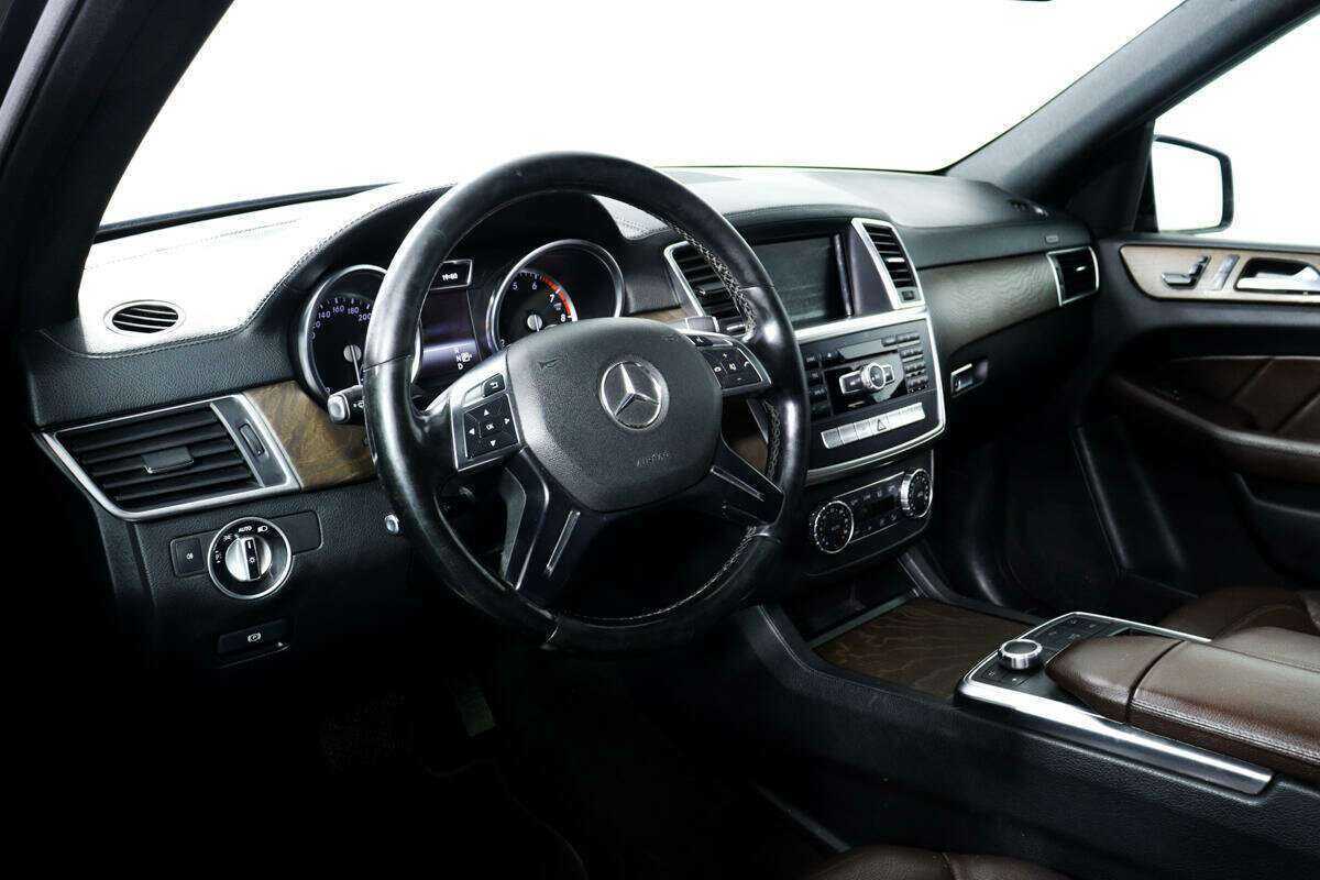 Б/У Мерседес-Бенц ГЛ-Класс 2015 года. Фото: #12