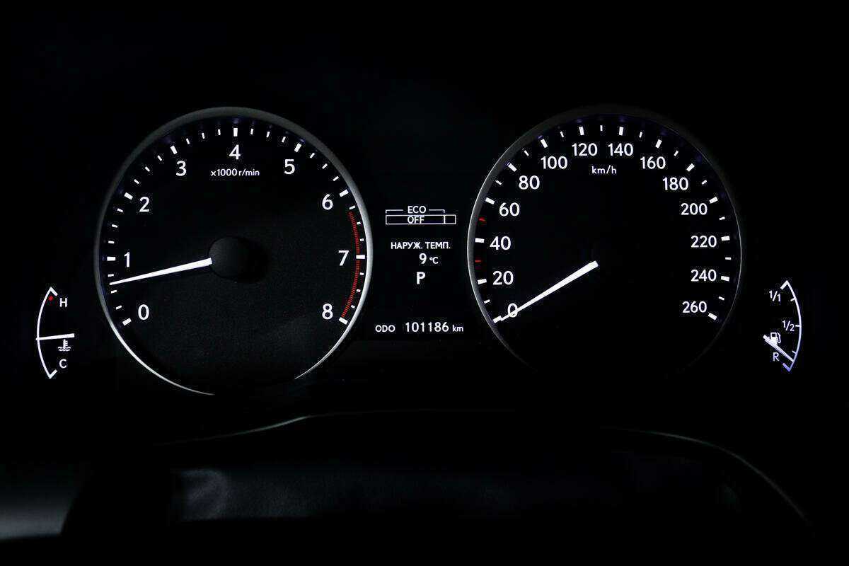 Б/У Лексус ЕС 2013 года. Фото: #9