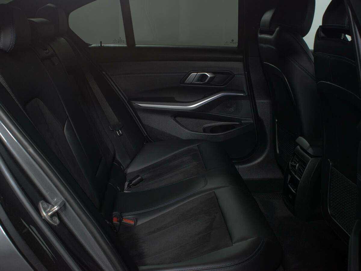 Б/У БМВ 3 серии 2021 года. Фото: #8