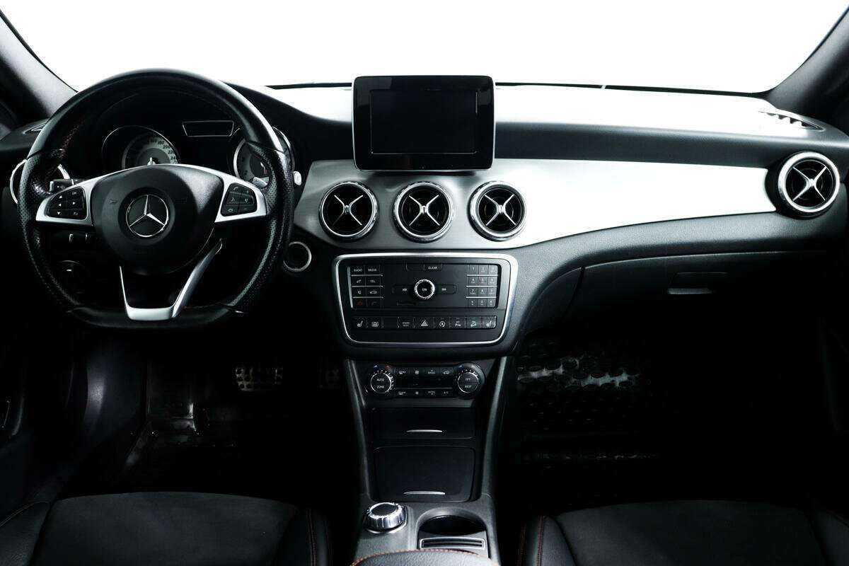 Б/У Мерседес-Бенц ГЛА 2016 года. Фото: #10