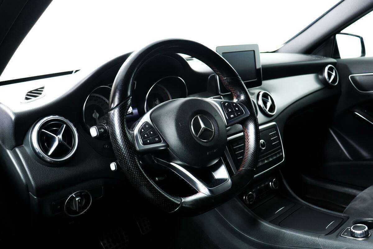 Б/У Мерседес-Бенц ГЛА 2016 года. Фото: #12