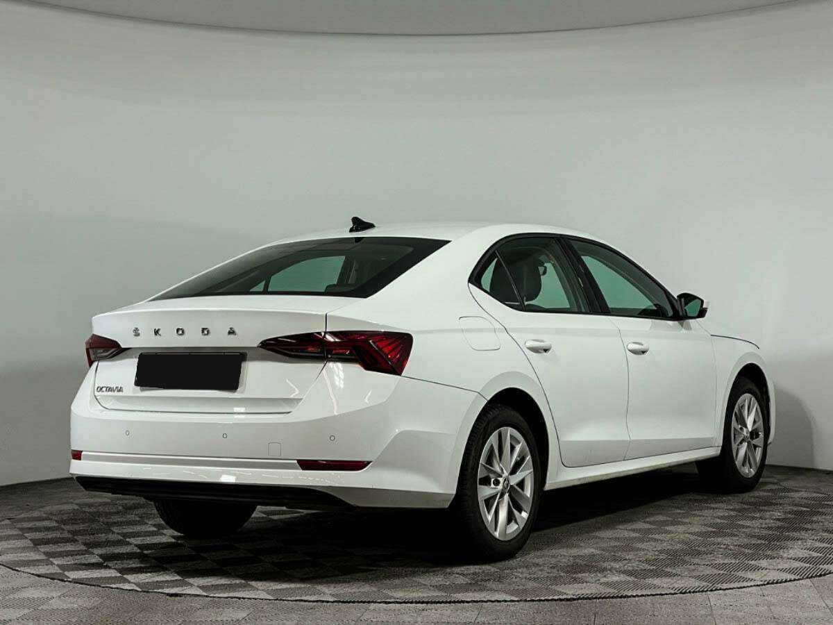 Б/У Шкода Октавия 2021 года. Фото: #4
