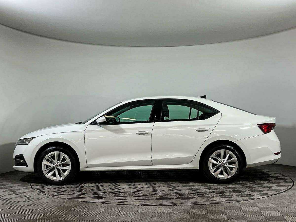 Б/У Шкода Октавия 2021 года. Фото: #7