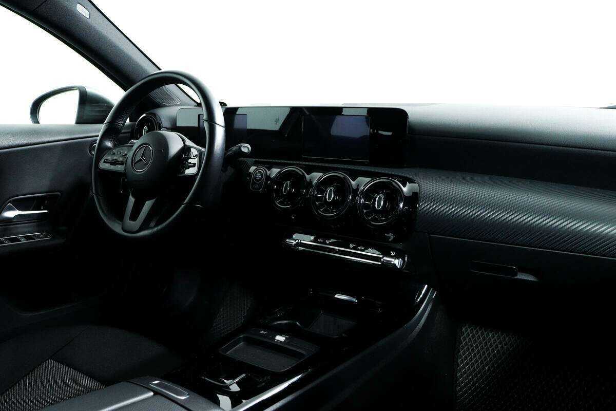 Б/У Мерседес-Бенц А-Класс 2019 года. Фото: #8