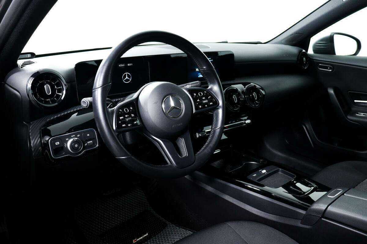 Б/У Мерседес-Бенц А-Класс 2019 года. Фото: #12