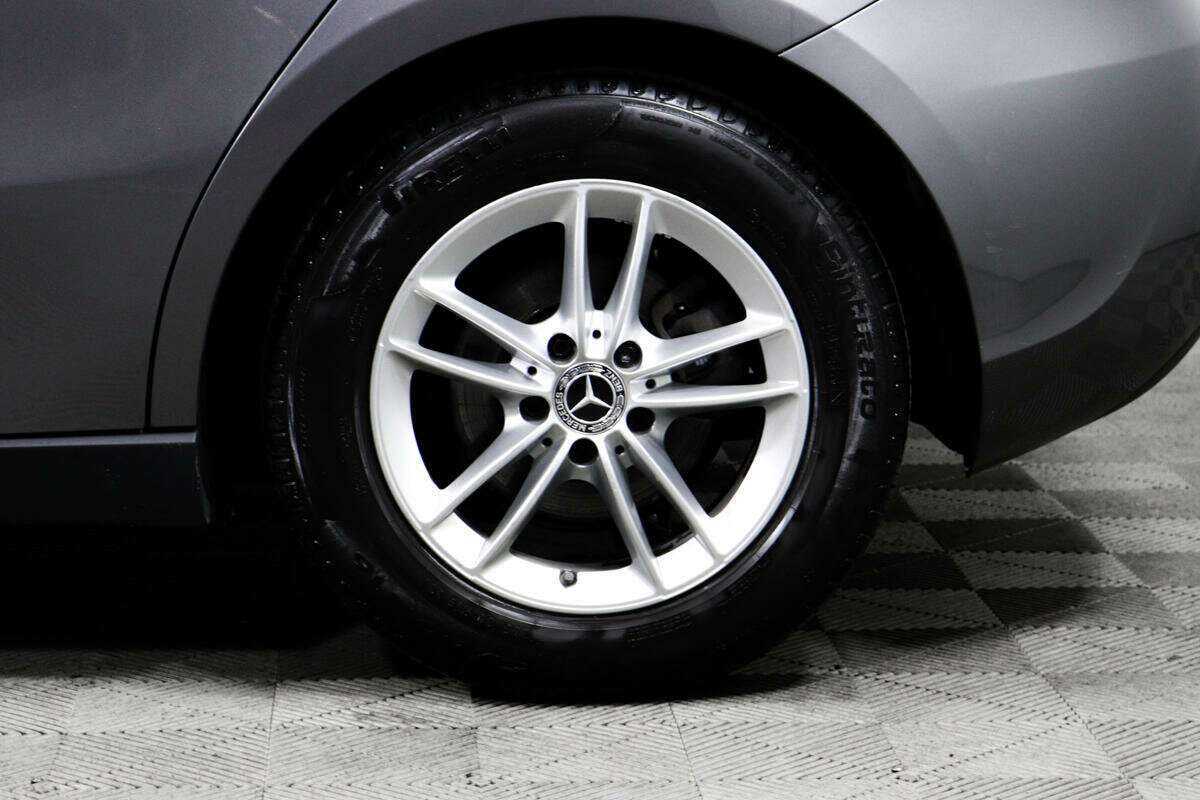 Б/У Мерседес-Бенц А-Класс 2019 года. Фото: #13