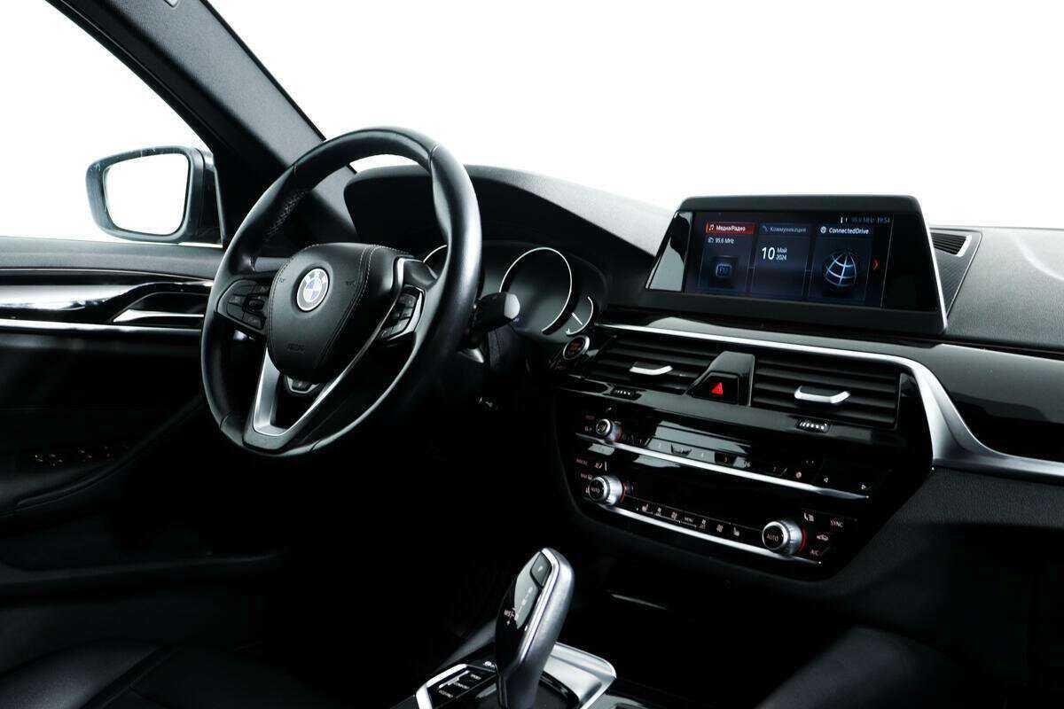 Б/У БМВ 5 серии 2018 года. Фото: #8