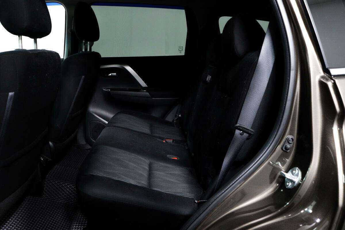 Б/У Митсубиши Монтеро Спорт 2022 года. Фото: #11