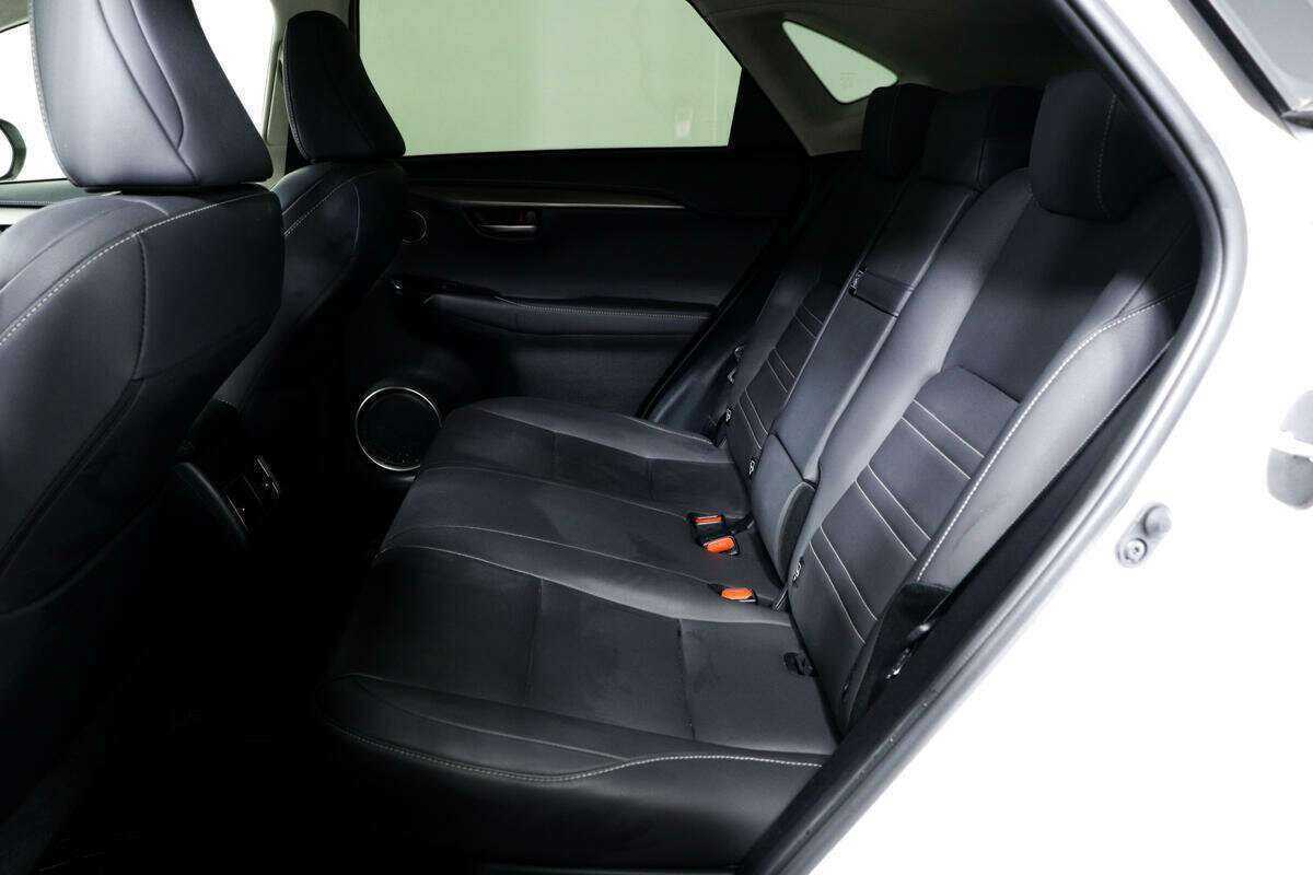 Б/У Лексус Н-Икс 2019 года. Фото: #11