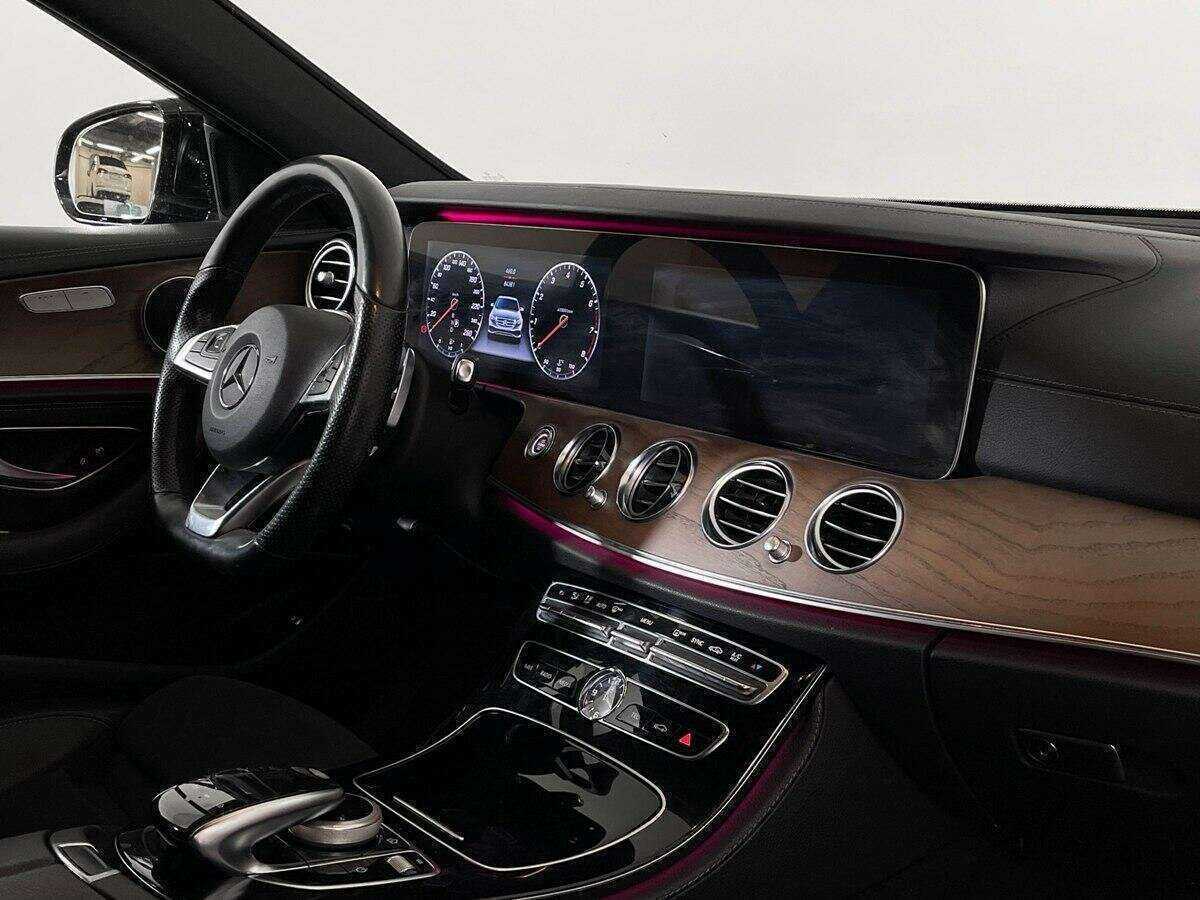 Б/У Мерседес-Бенц Е-Класс 2016 года. Фото: #5