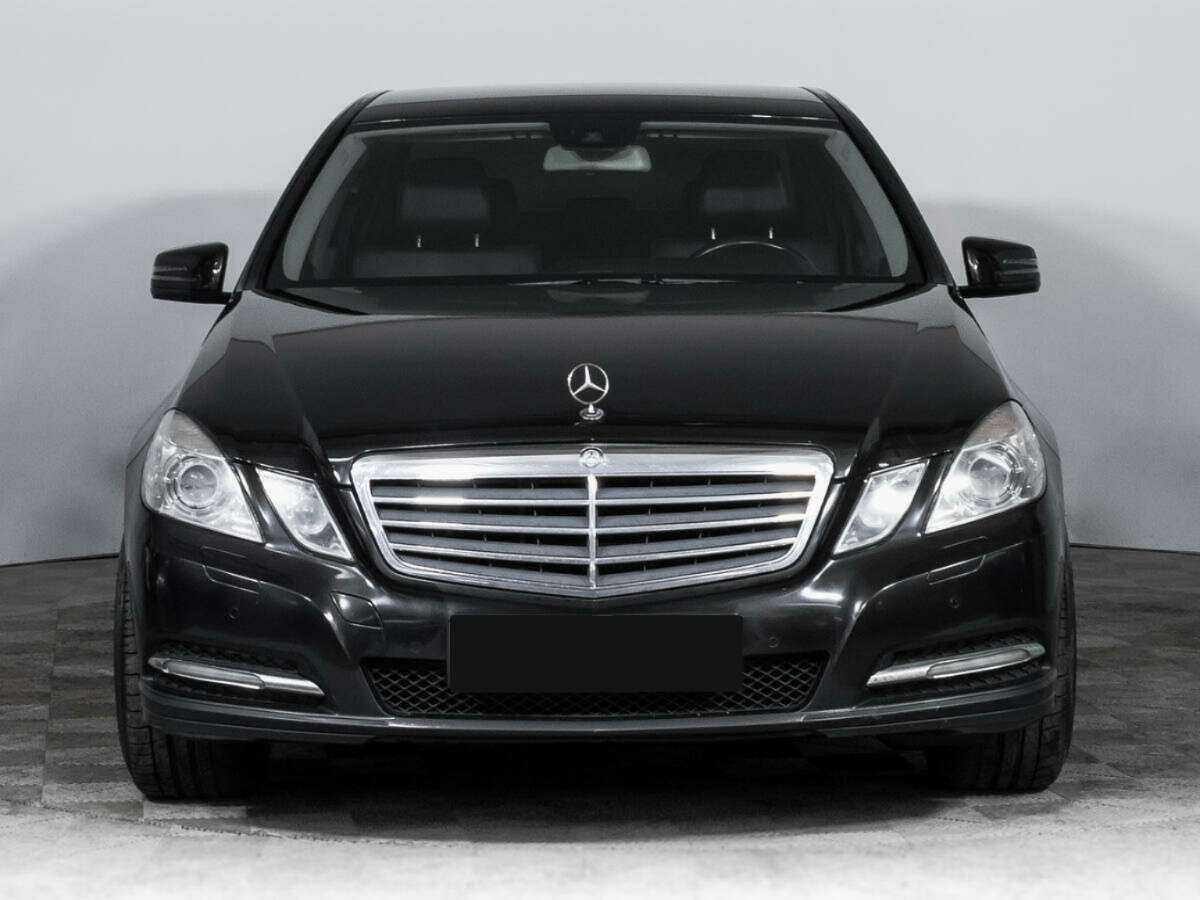 Б/У Мерседес-Бенц Е-Класс 2012 года. Фото: #1