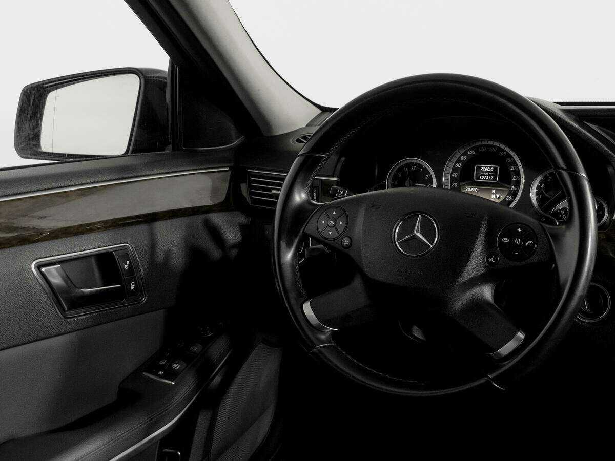 Б/У Мерседес-Бенц Е-Класс 2012 года. Фото: #13