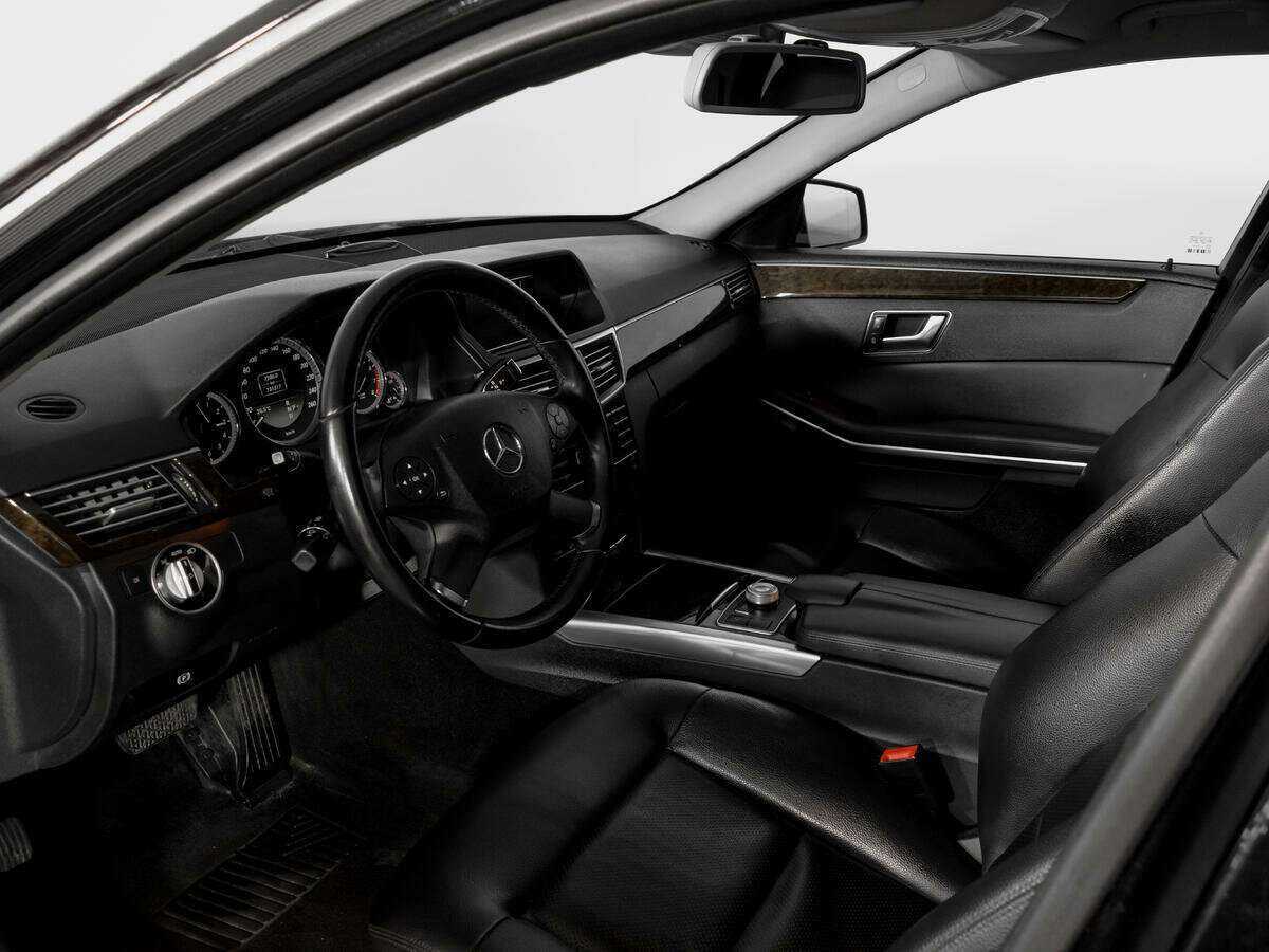 Б/У Мерседес-Бенц Е-Класс 2012 года. Фото: #14