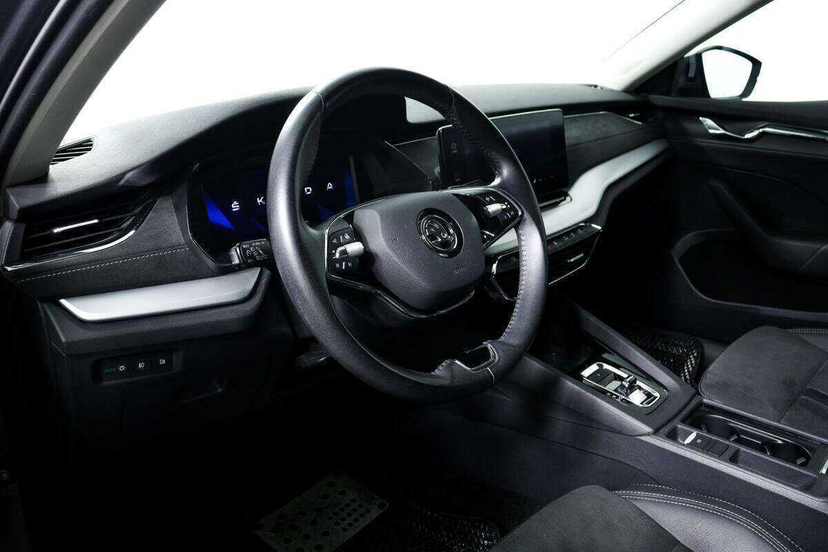 Б/У Шкода Октавия 2021 года. Фото: #11