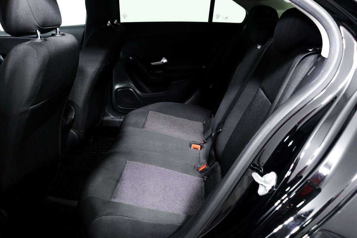 Б/У Мерседес-Бенц А-Класс 2019 года. Фото: #11