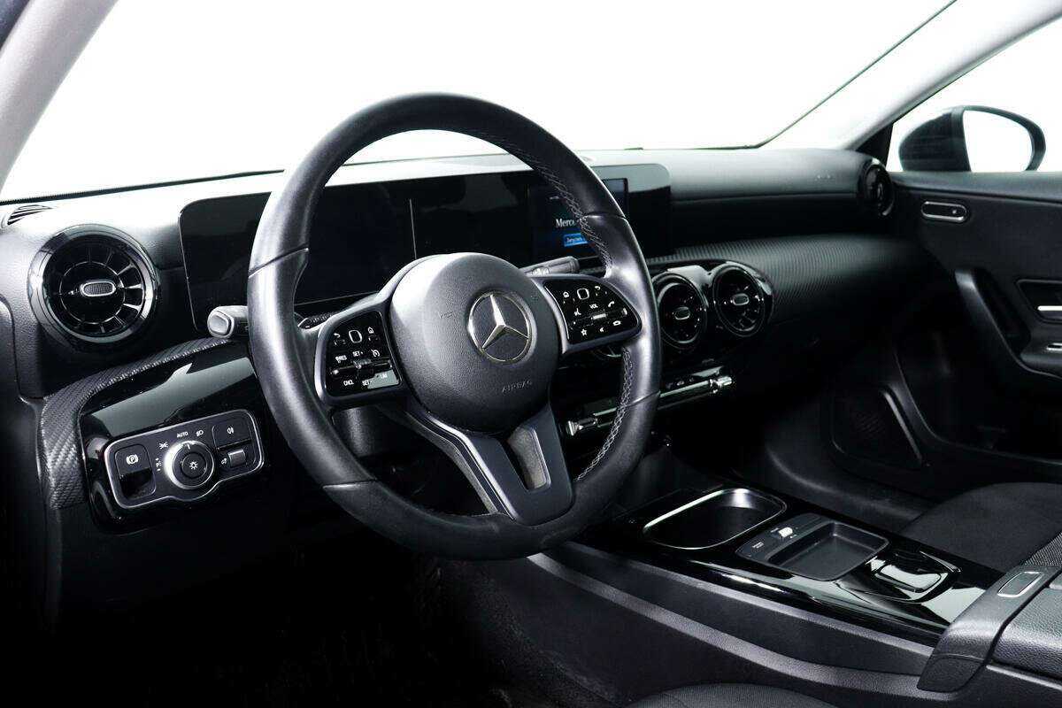 Б/У Мерседес-Бенц А-Класс 2019 года. Фото: #12