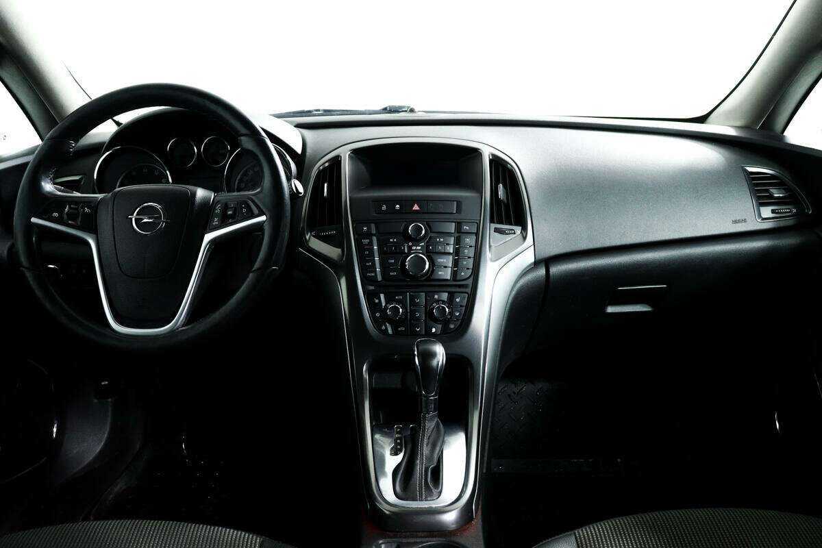 Opel Astra 2011 года с пробегом. Фото: #10