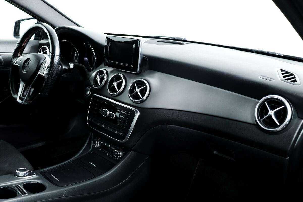 Б/У Мерседес-Бенц ГЛА 2015 года. Фото: #8