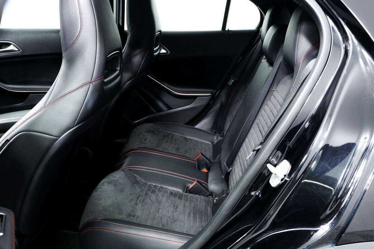 Б/У Мерседес-Бенц ГЛА 2015 года. Фото: #11