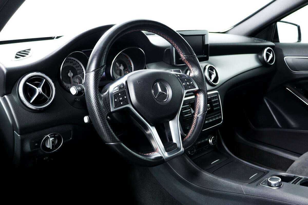 Б/У Мерседес-Бенц ГЛА 2015 года. Фото: #12