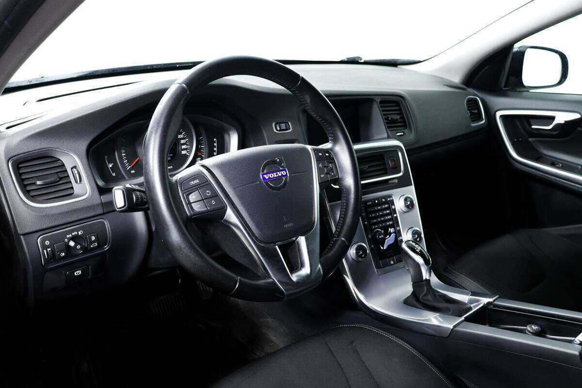 Б/У Вольво В60 Кросс Кантри 2018 года. Фото: #11