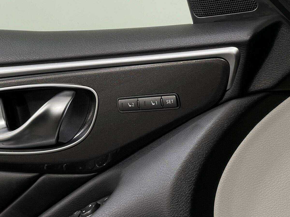 Б/У Инфинити К50 2015 года. Фото: #13