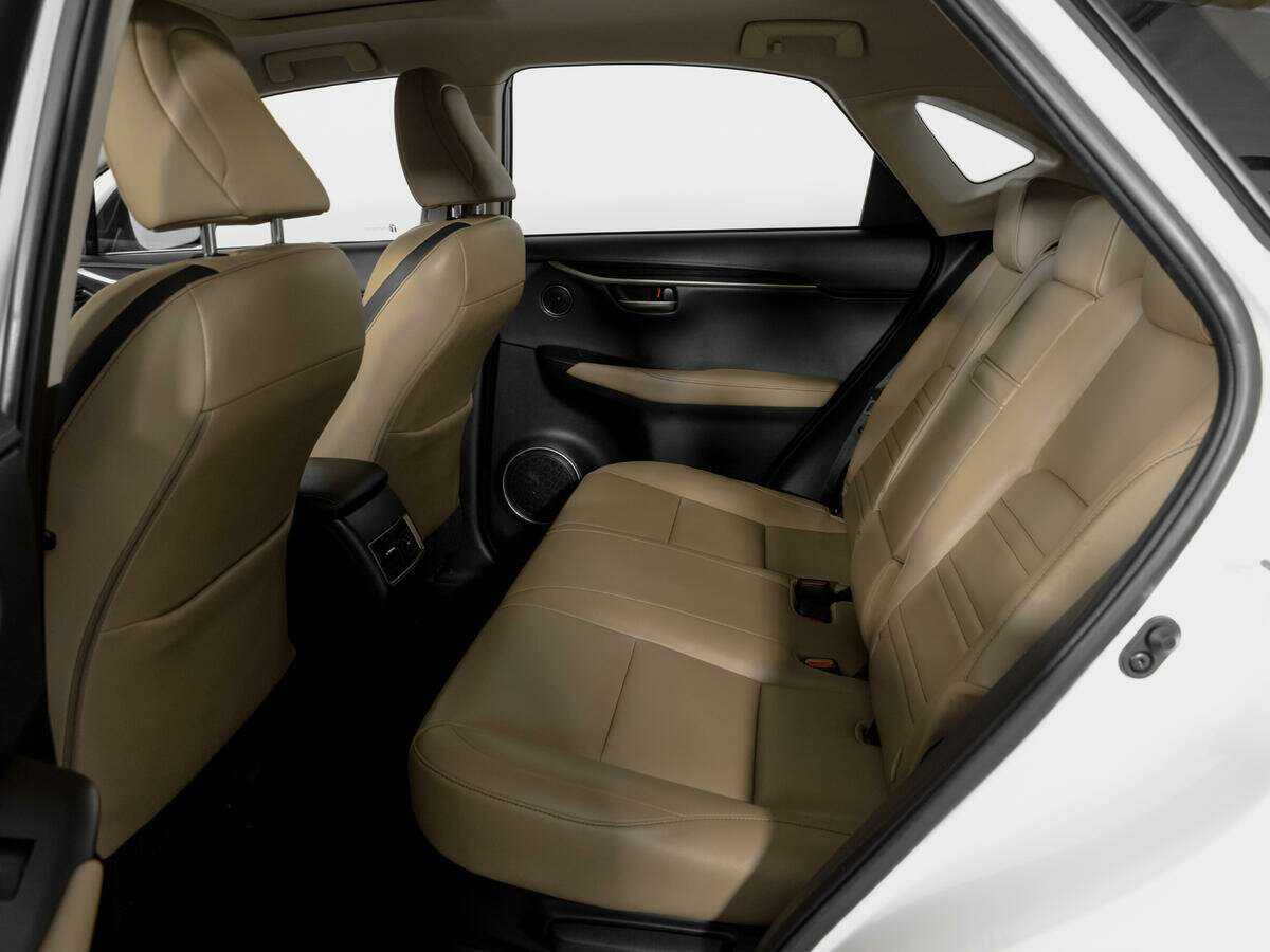 Б/У Лексус Н-Икс 2015 года. Фото: #9